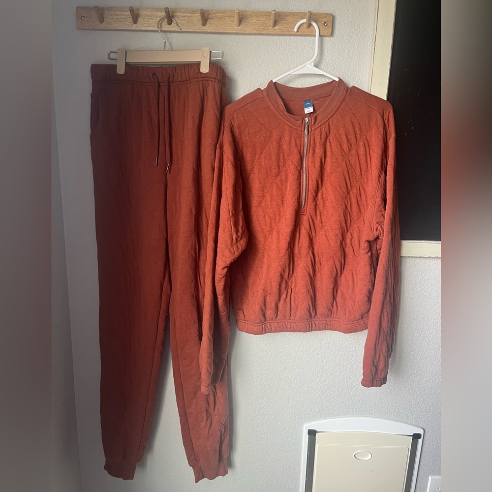 Old Navy Matching Set Quilted Pullover and Sweatpants Medium Tall